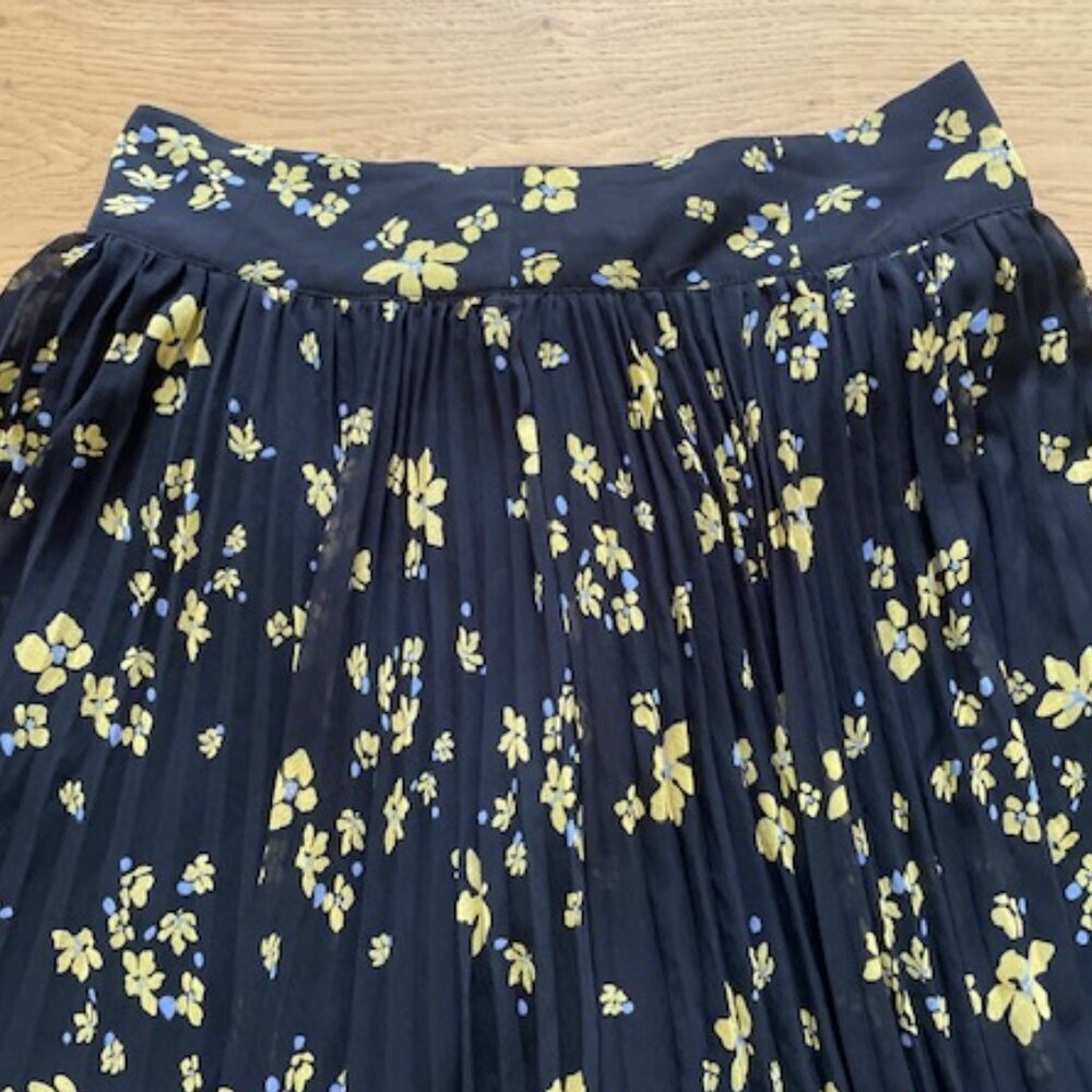 Free People Black Pleated Floral Skirt Size 6 - Picture 3 of 4